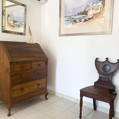 Large Family In Mediterranean France בית נופש