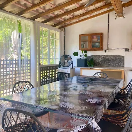 Large Family In Mediterranean France בית נופש Tourbes