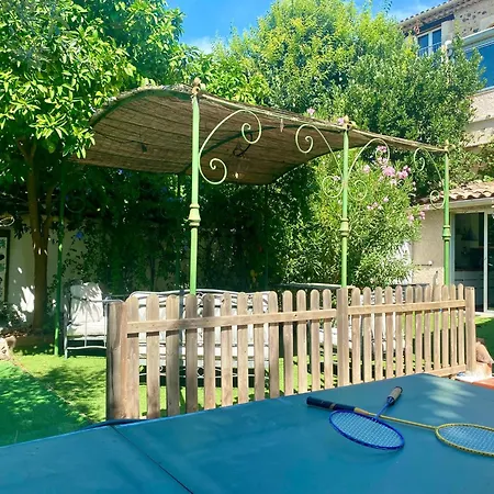 Large Family In Mediterranean France Casa de Férias *