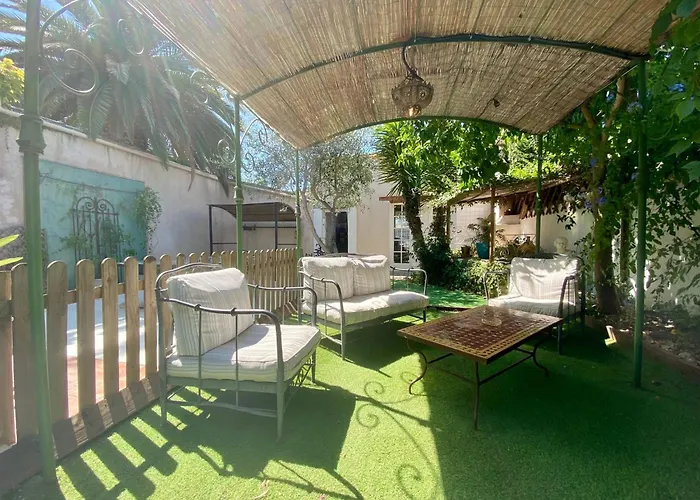 Large Family In Mediterranean France * Tourbes